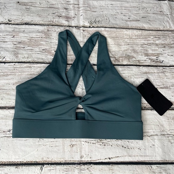 Fabletics Other - NWT Fabletics Oasis Twist Sport Bra Size L